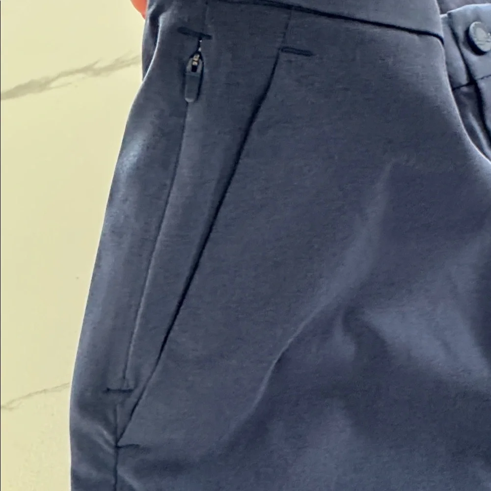 New! Fair Harbor Men's Deep Blue Flat Front Compass Shorts, sz 32 - Picture 8 of 8